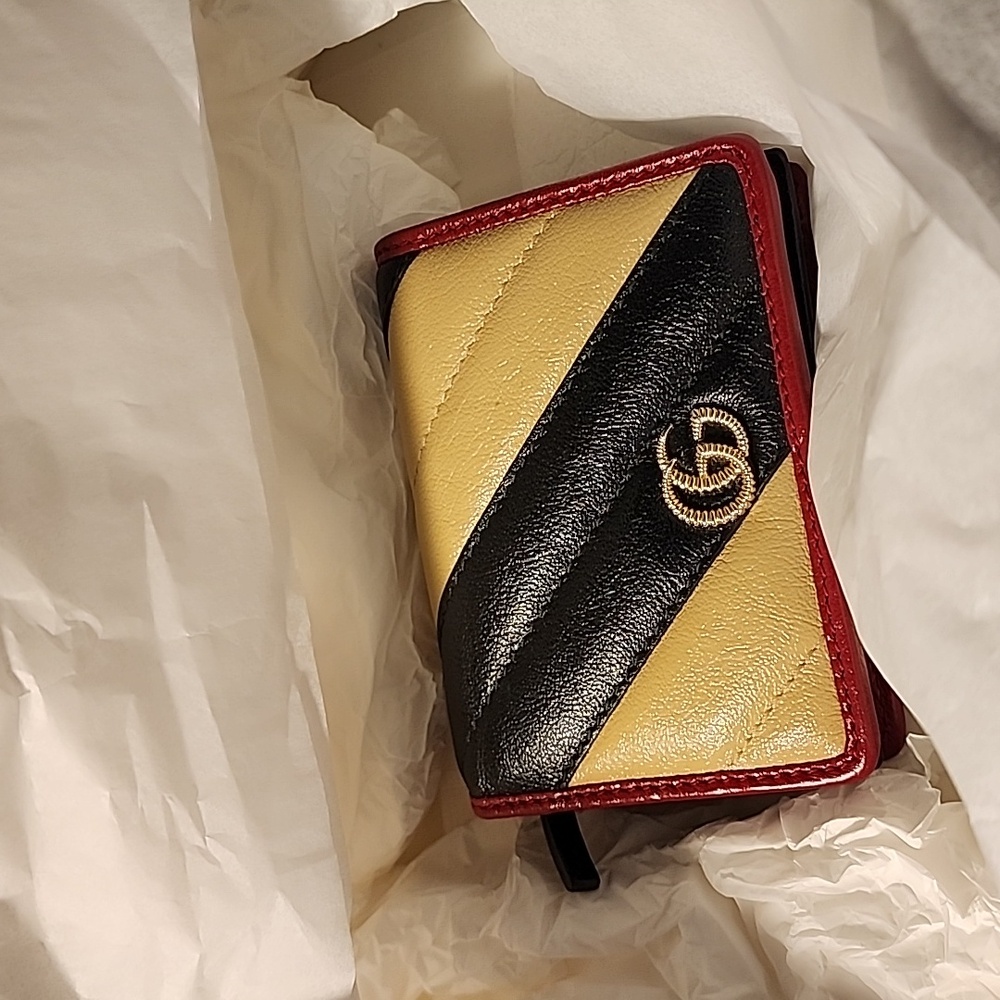 Gucci Marmont Wallet NEW In Box,Calfskin Leather Matelasse Stripe, Great Gift ✨️